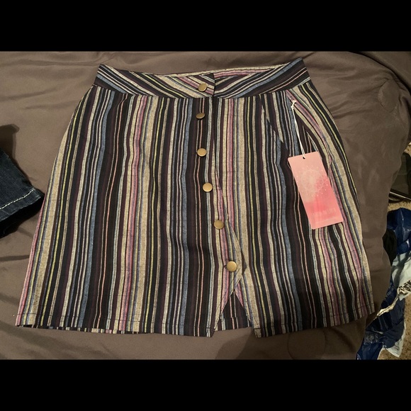 Fashion on earth skirt - Picture 1 of 3